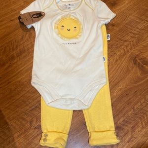2 piece set 6-9mos. NWT! Onsie with pants, organic cotton